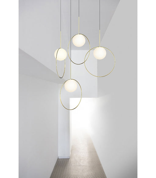 pablo_designs_Bola-Halo,-Pendant-Chandelier,-Environmental,-Blinding-light_300